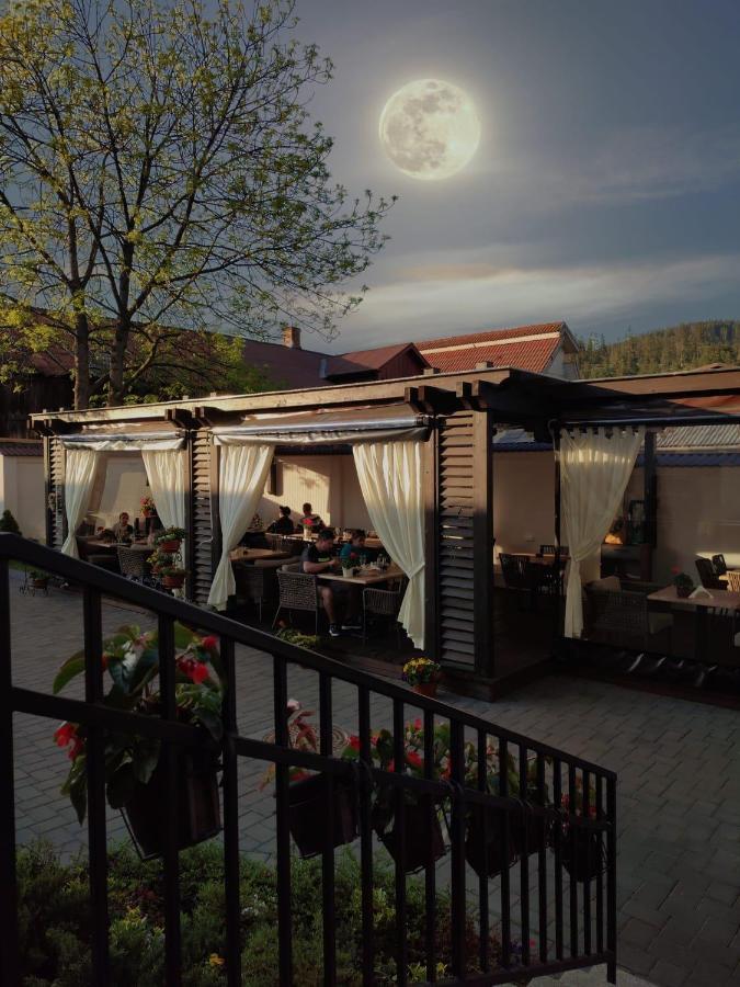 Hotel Buchenland Gura Humorului Eksteriør billede