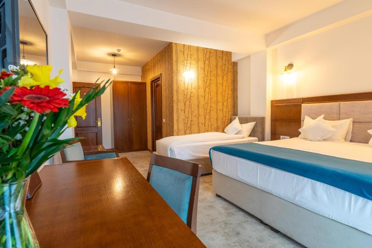 Hotel Buchenland Gura Humorului Eksteriør billede